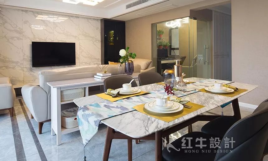 南京融僑觀邸120㎡現(xiàn)代簡約--低調(diào)有質(zhì)感的家居美學04餐廳