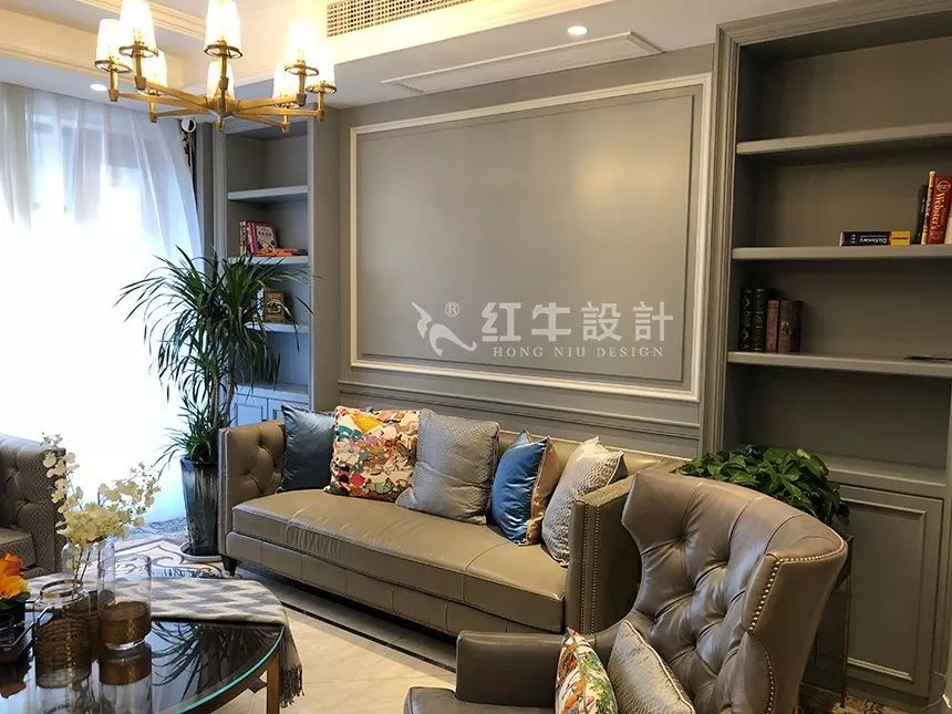 南京東墅山莊360㎡現(xiàn)代美式輕奢--設計師帶你欣賞完工別墅05客廳效果