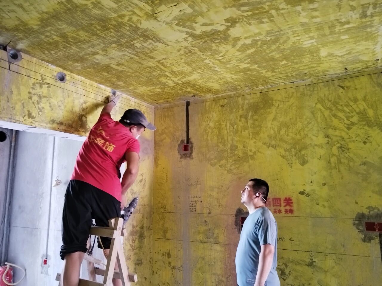 設(shè)計師工地巡檢，用腳步丈量細(xì)節(jié)，護航效果完美落地！04