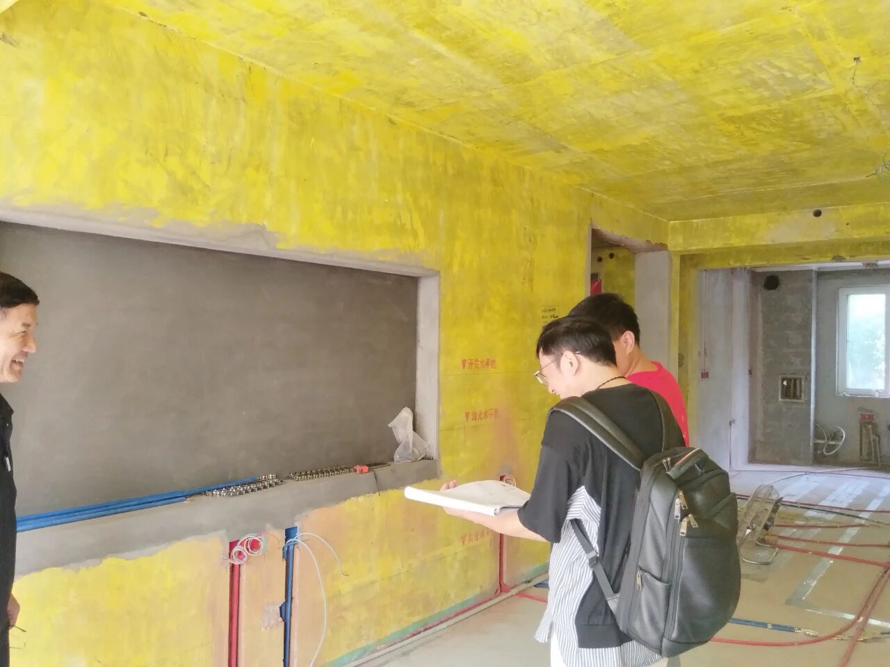 設(shè)計師工地巡檢，用腳步丈量細(xì)節(jié)，護航效果完美落地！